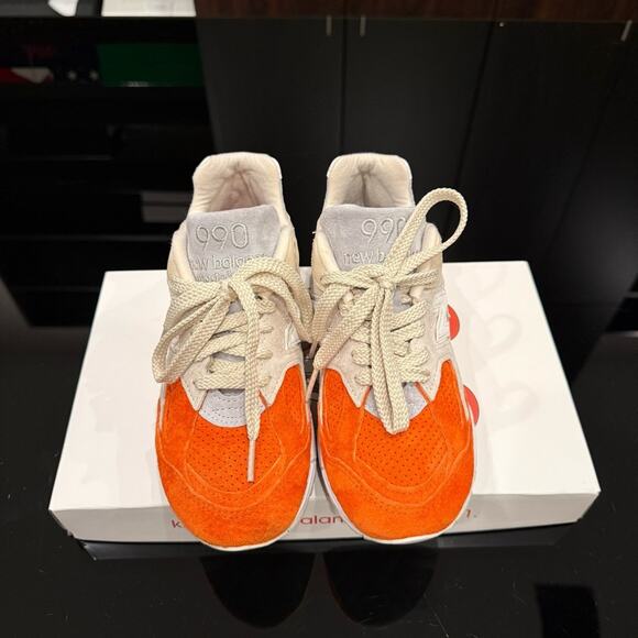 Kith X New Balance 990v2 Cyclades 2022 | SLIGHTLY USED - Picture 4 of 16